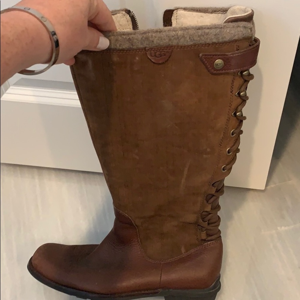 Brown Ugg zip boot